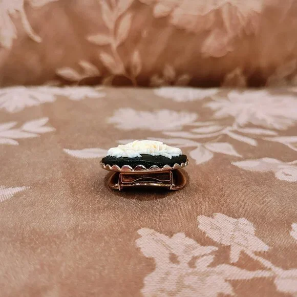 Vintage French Cameo White Rose Scarf Clip, Used - Picture 3 of 7